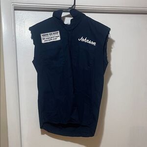 Spirit Halloween Johnson sleeveless button shirt size small